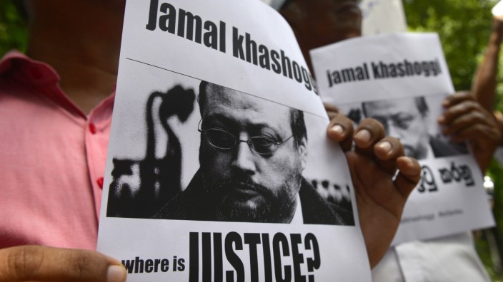 Saudi-Arabien: Das Schicksal Jamal Khashoggis bewegt weltweit: Anfang Oktober demonstrierten Journalisten vor der saudi-arabischen Botschaft in Sri Lankas Hauptstadt Colombo.