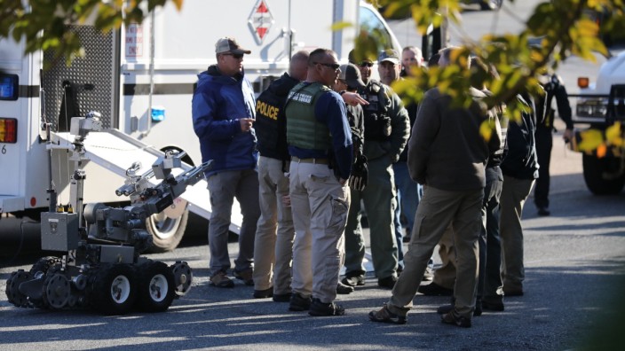 USA: Sicherheitskräfte ziehen ein Paket, das an Joe Biden adressiert war, aus dem Verkehr.
