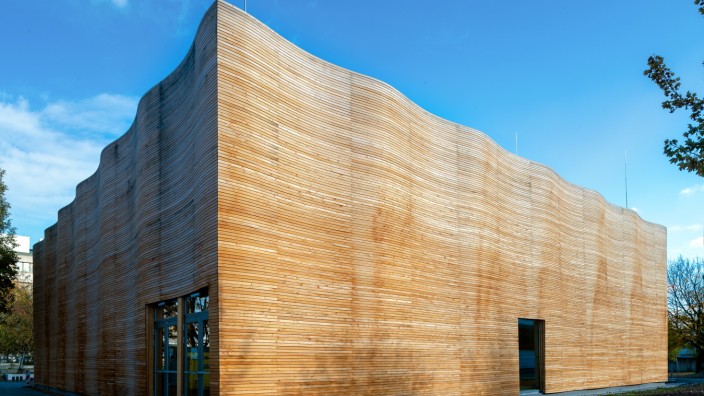Universität: Die Holzbauweise des neuen Hörsaalgebäudes, entworfen vom Architekturbüro Deubzer, König, Rimmel, wurde mehrfach ausgezeichnet.