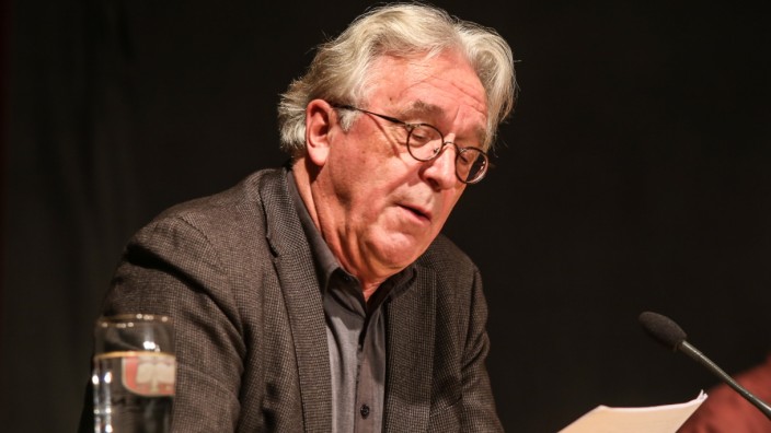 Gerd Anthoff bei Lesung in Schwabhausen, 2015