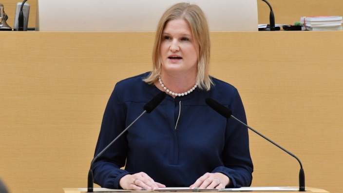 AfD im bayerischen Landtag: Die Linie der AfD gibt der Zirkel um Fraktionschefin Katrin Ebner-Steiner vor.