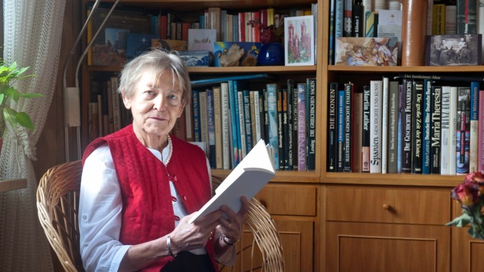 Woche unabhängiger Buchhandlungen: Johanna Mischlewski wird in der Bücherstube Slawik ihre eigene, wohlgesetzte Lyrik vortragen.