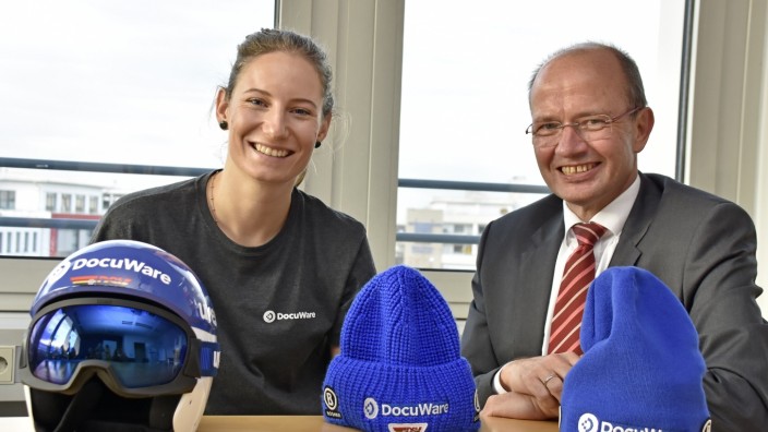 Sponsoring im Spitzensport: Auf ein Neues: Skirennläuferin Lena Dürr und ihr Sponsor Jürgen Biffar von der Germeringer Firma Docuware.