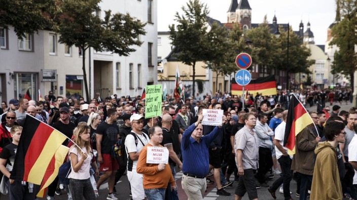 Teilnehmer der Demo von AfD, Pegida und "Zukunft Heimat" im September 2018 in Köthen