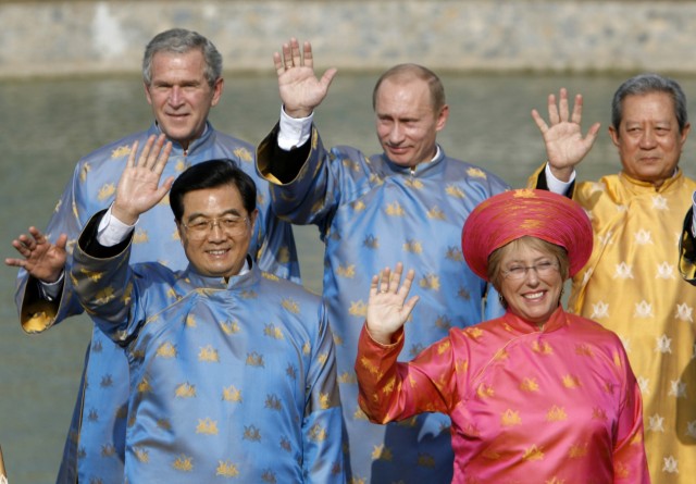Leaders attending the APEC summit pose for a family photo in Hanoi