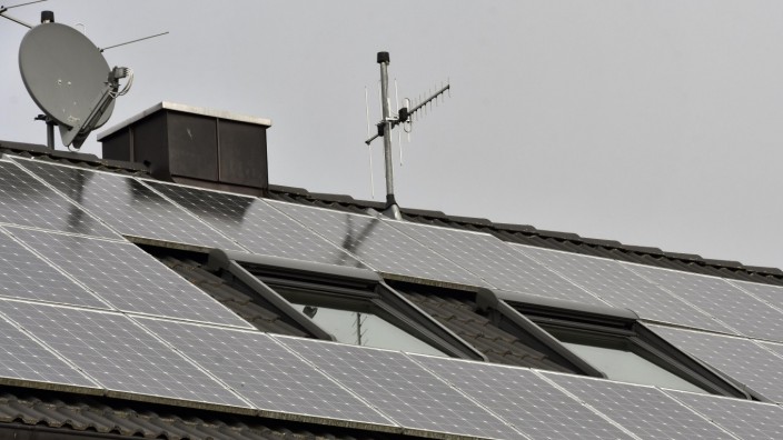 Fürstenfeldbruck: Strom aus Photovoltaikanlagen wird direkt im Haus verbraucht, nur der Überschuss wird eingespeist.