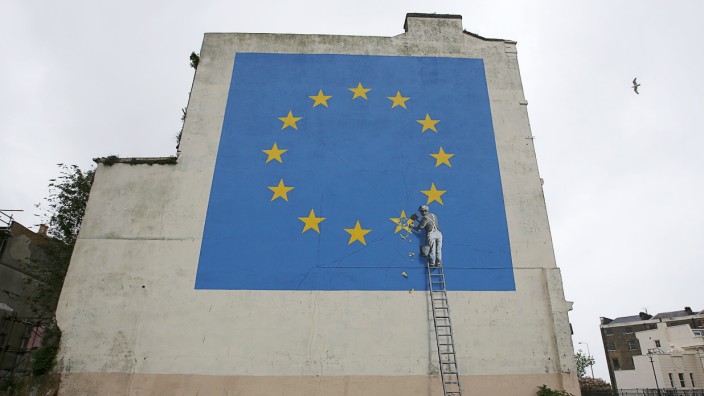 Brexit: Ein Banksy-Wandbild zum Brexit in Dover: Das Szenario für die Zukunft zwischen der EU und Großbritannien ist mehr als unerfreulich.