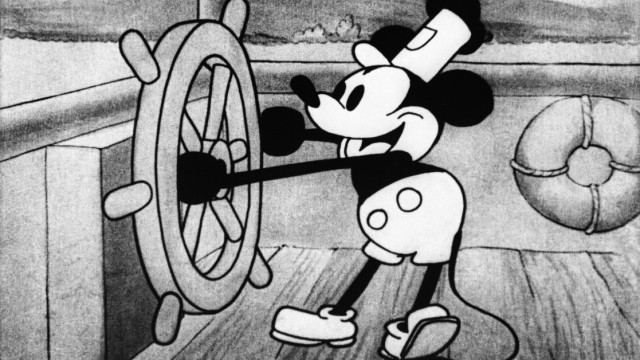 Micky Maus wird 90: Damals war er noch cool: Micky Maus in seinem ersten Film "Steamboat Willie" von 1928.