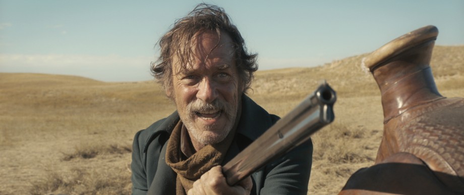 Netflix-Western: "Seht meine Werke, Mächt'ge, und erbebt!": Mr. Arthur (Grainger Hines) zeigt, wie man in der Prärie überlebt.