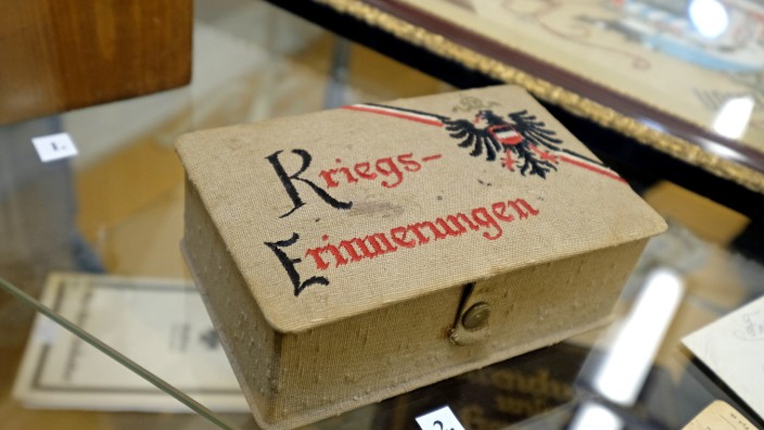 100 Jahre Kriegsende: Für "Kriegserinnerungen" gab es sogar eigens produzierte Kisten wie diese aus dem Besitz von Mathias Gutmeyr.