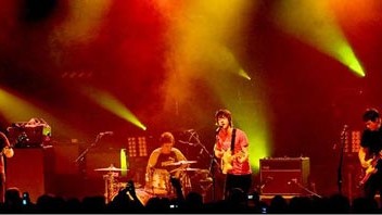 "Arctic Monkeys" in Köln: Am Nachmittag, 4:2 in Berlin. Und am Abend die Neo-Neo-Punk-Band der Stunde in der Stadt.