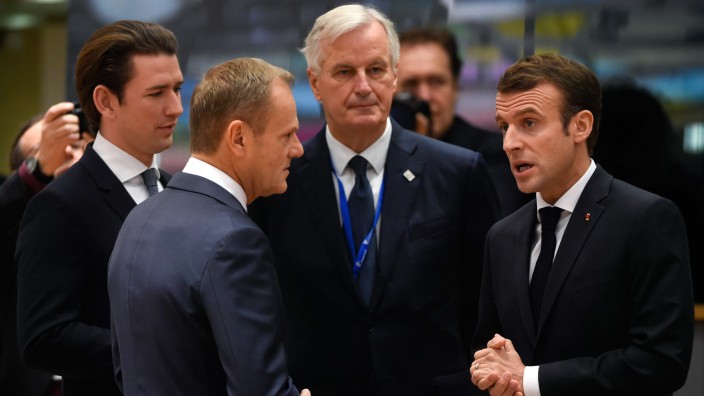 Brexit: Frankreichs Präsident Emmanuel Macron (rechts) im Gespräch mit dem dem österreichischen Kanzler Sebastian Kurtz, Brexit-Chefverhandler der EU Michel Barnier und Ratspräsident Donald Tusk (von links).