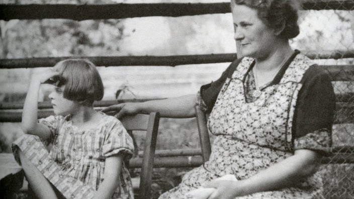 Straßennamen: Edith Hecht (hier mit ihrer Mutter Betty) wurde in Haar ermordet. Nach ihr heißt künftig eine Straße im Jugendstilpark.