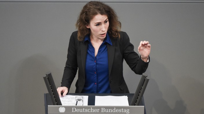 AfD-Kandidatin Mariana Harder-Kühnel im Bundestag