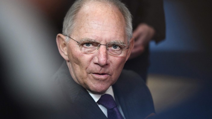 Versäumter Lernstoff: "Das Urlaubskonto vieler Eltern dürfte durch die Krise jetzt schon strapaziert sein", sagt Wolfgang Schäuble.