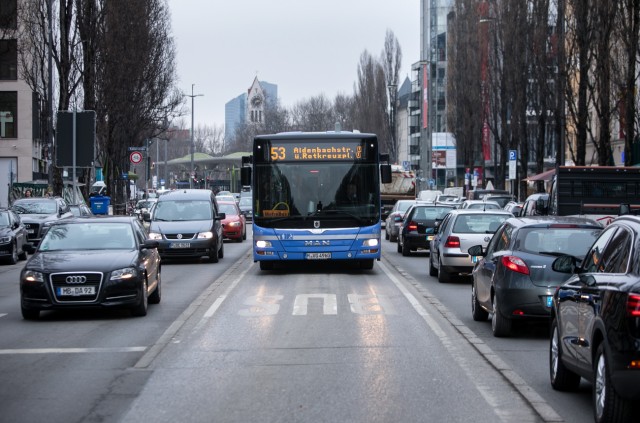 Busspur in München, 2017