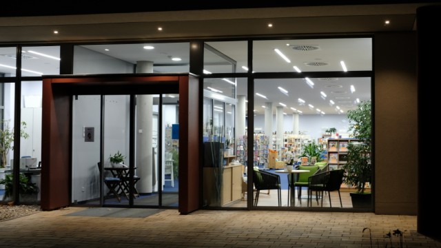 Maisach: Das neue Gemeindezentrum an der Riedlstraße samt Bücherei und Sitzungssaal gehört zu den vielen Investitionen, die sich Maisach in den vergangenen Jahren leisten konnte.