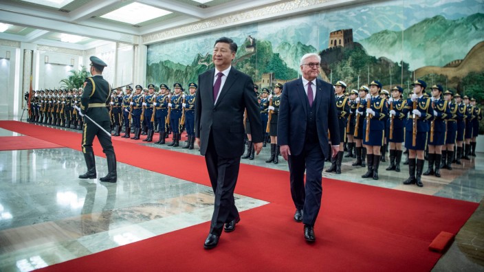 Krieg in der Ukraine: Bundespräsident Frank-Walter Steinmeier beim Staatsbesuch in China mit Präsident Xi Jinping im Dezember 2018.
