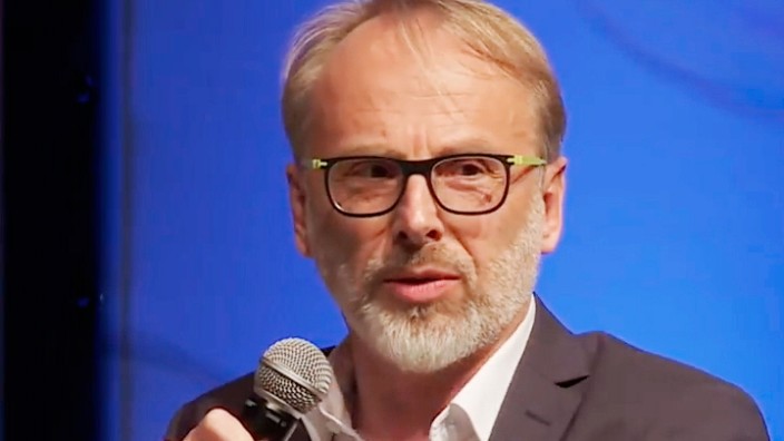 Oliver Schröm