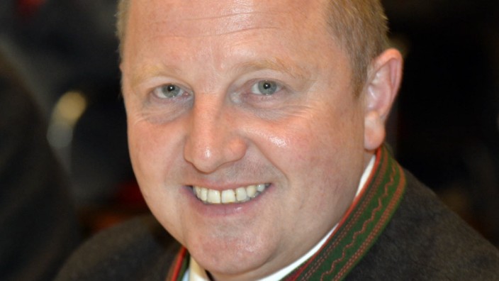 Kommunalwahl 2020: Der einstige Grasbrunner Bürgermeister Otto Bußjäger wechselte von der CSU zu den Freien Wählern. Seit 2014 ist er einer der Stellvertreter von Landrat Christoph Göbel.
