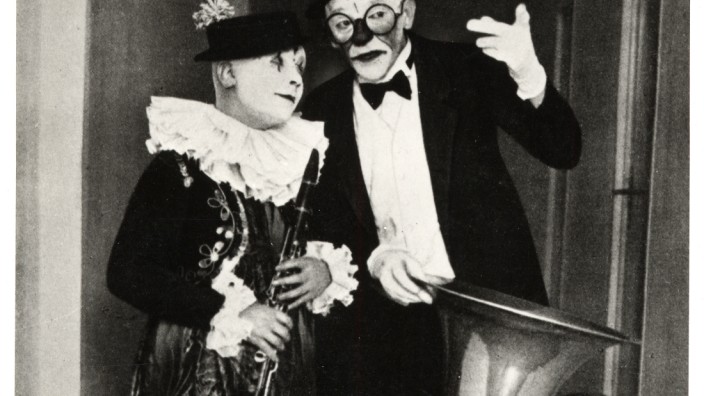 100 Jahre Emelka: Karl Valentin und Liesl Karlstadt in ihrem ersten Tonfilm: "Die verkaufte Braut" (1932).