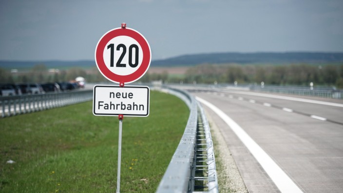 SPD-Chef Gabriel fordert Tempo 120 auf Autobahnen