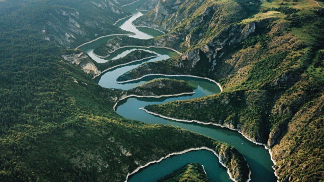 Bosnien-Herzegowina: Für die einen Lebensader ihrer Dörfer, für die anderen Stromlieferanten: Um die Flüsse auf dem Balkan tobt ein Streit.