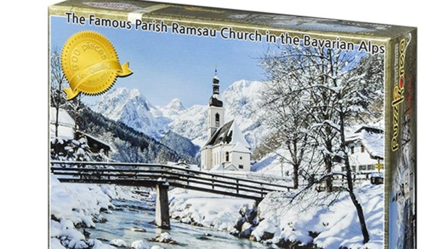 Berchtesgadener Land: Die Kirche ziert auch Puzzles.