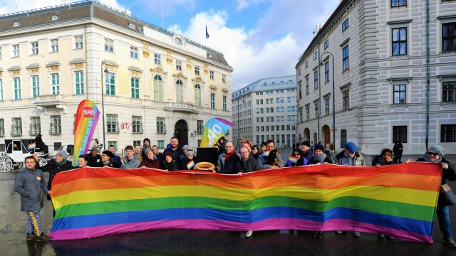 Österreich: Die Homosexuellen-Organisation der österreichischen Sozialdemokraten feiert, dass im Land nun auch schwule und lesbische Paare heiraten dürfen.