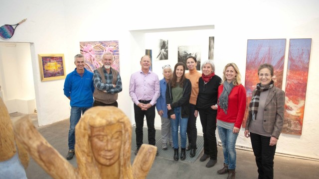 In der Alten Brennerei: Die zehn Künstler, für die das Publikum der Mitgliederausstellung des Ebersberger Kunstvereins die meisten Stimmen vergab, zeigen eine Auswahl ihrer Werke in der Alten Brennerei.