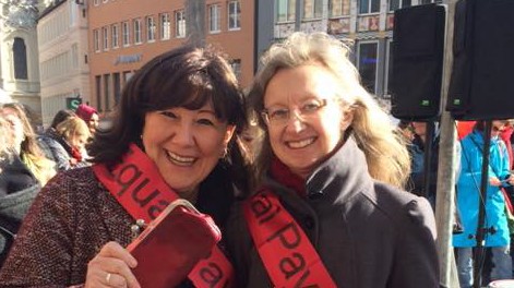 Bettina Messinger (rechts, mit Petra Reiter) von der SPD.