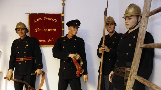 Ramersdorf: Immer im Einsatz: Besucher bekommen historische Uniformen zu sehen.