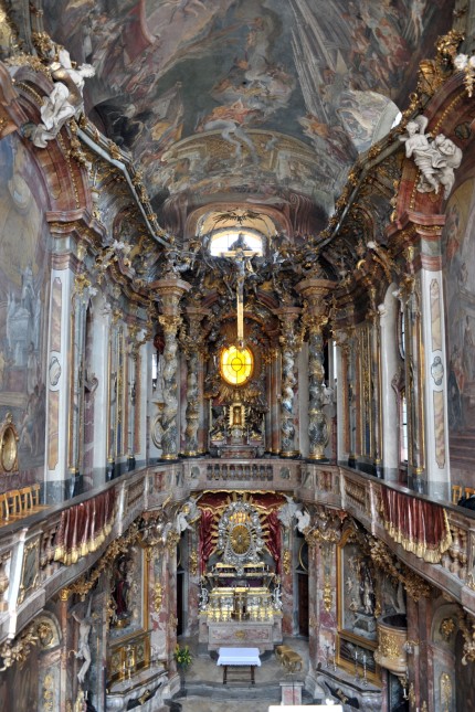 Klassik: Der Blick von der Empore der Asamkirche in München.