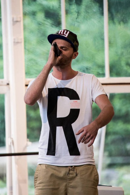 Anton Roters beim Rap-Abend des Vereins Bühne 23 in Allach-Untermenzing
