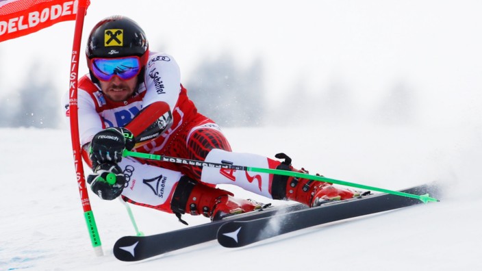 Alpine Skiing - Alpine Skiing World Cup - Men's Giant Slalom