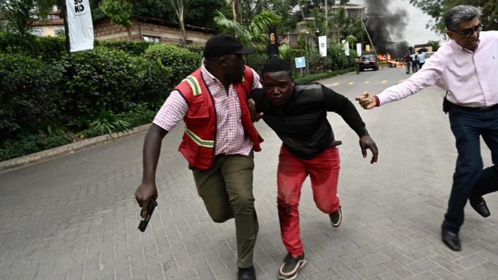 Kenia: Szene vor dem Hotel in Nairobi.