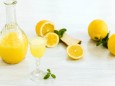 Italian traditional liqueur limoncello with lemon PUBLICATIONxINxGERxSUIxAUTxONLY Copyright xmaster