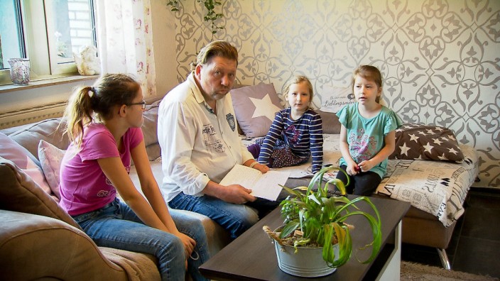 RTL-Reality-Show: Vater Rafael und seine Töchter in "Mensch Papa". Nicht im Bild: die Mutter.