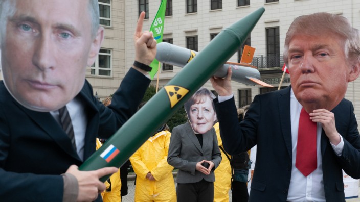 Protest gegen Auflösung des INF-Vertrages 2019 in Berlin