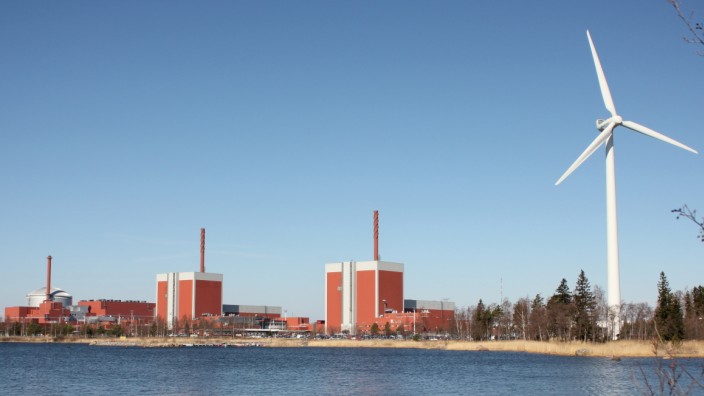 Atomenergie: Ein neuer Block im finnischen Atomkraftwerk Olkiluoto wird deutlich teurer, die Bauarbeiten dauern länger als geplant.