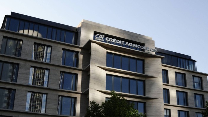 Steuerbetrug: Die Deutschland-Zentrale des Crédit Agricole:Kronzeugen haben eine Tochter der französischen Großbank im Cum-Ex-Skandal schwer belastet.