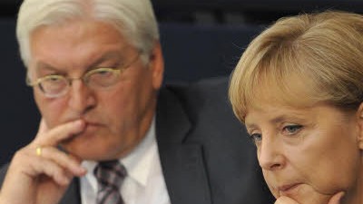 Kabinetts-Check: Höchstens Mittelmaß: Außenminister Steinmeier und Kanzlerin Merkel im Kabinettscheck.