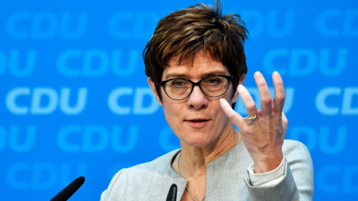 "Werkstattgespräch" zur Flüchtlingspolitik: CDU-Chefin Annegret Kramp-Karrenbauer