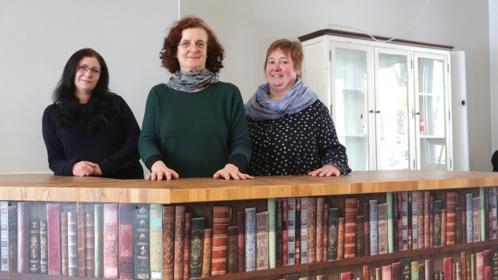Neufahrner Geschäftswelt: Verena Deckner, Erika Adolph und Silke Conradi (von links) sind bereit.