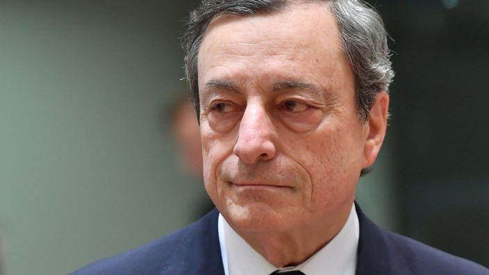 Italien: Mario Draghi, ehemaliger Vorsitzender der Europäischen Zentralbank, soll am Mittwochmittag im Quirinalspalast erscheinen.