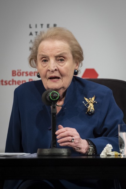 Sicherheitskonferenz: Die ehemalige US-Außenministerin Madeleine Albright spricht im Literaturhaus über die Gefahren des Faschismus.