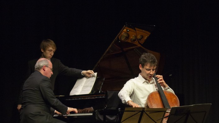 Konzert von Victor Julien-Laferriere (Cello) und Oliver Triendl (Klavier)