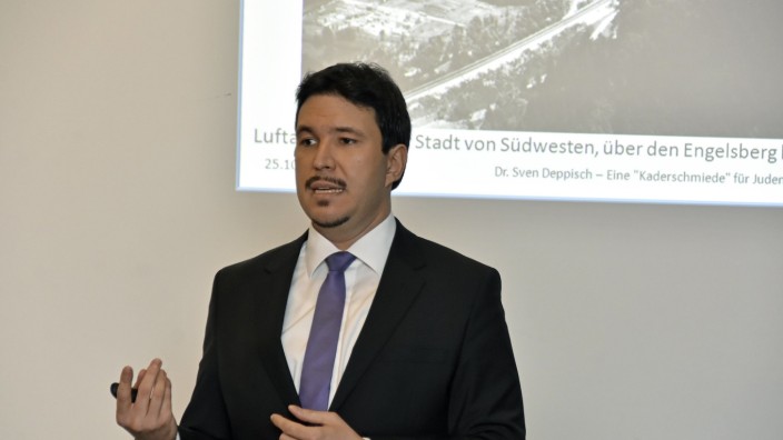 Vortrag an der VHS: Sven Deppisch ist Historiker und hat unter anderem zur Polizeischule Fürstenfeldbruck geforscht.