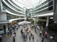 BMW - Atrium des Im Forschungs- und Inovationszentrum (FIZ) in München 2016