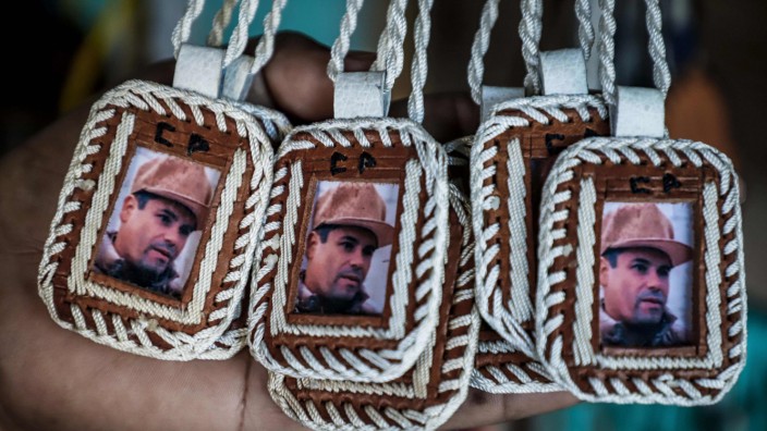 Plaketten mit dem Bildnis des Drogenbosses El Chapo